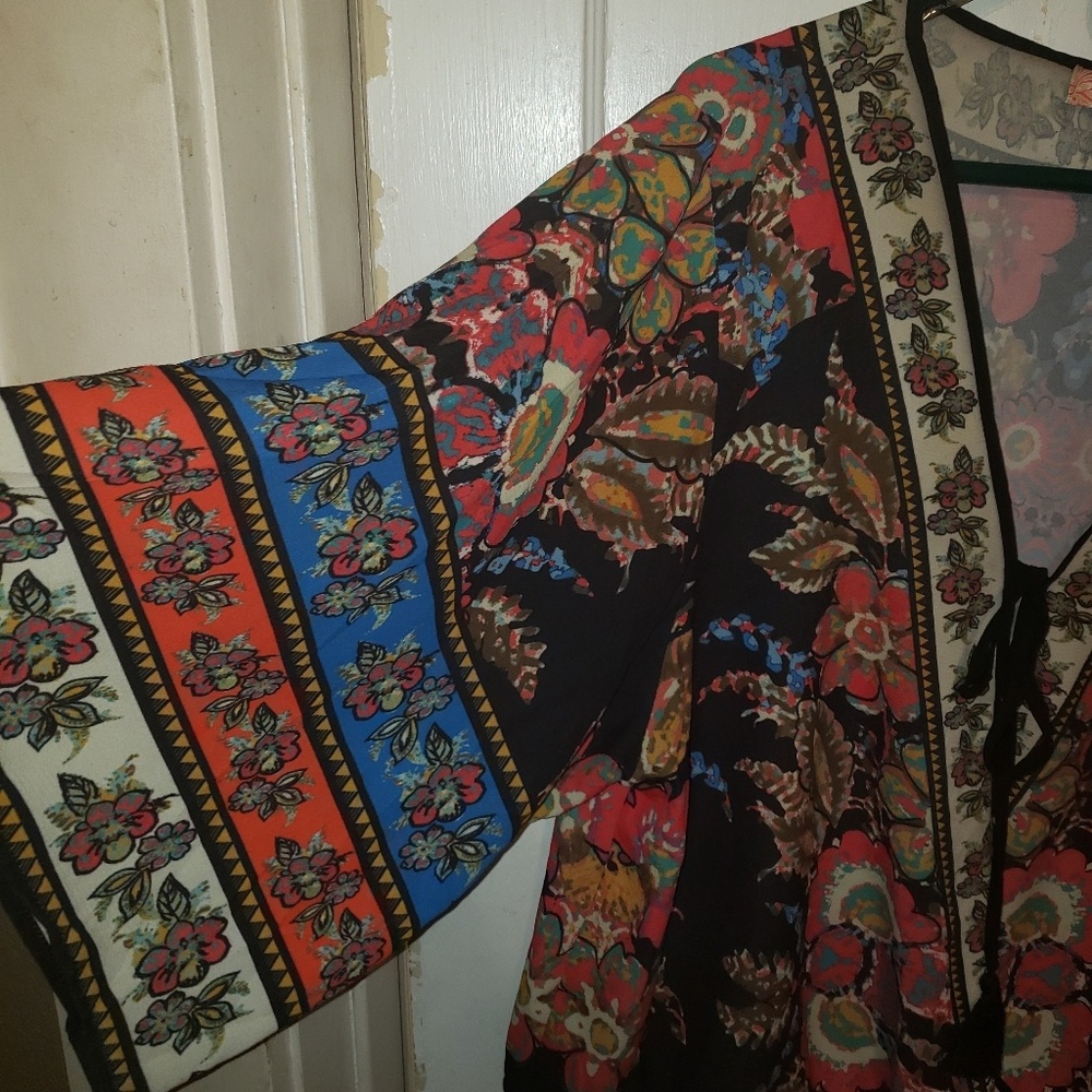 FLYING TOMATO BLOUSE